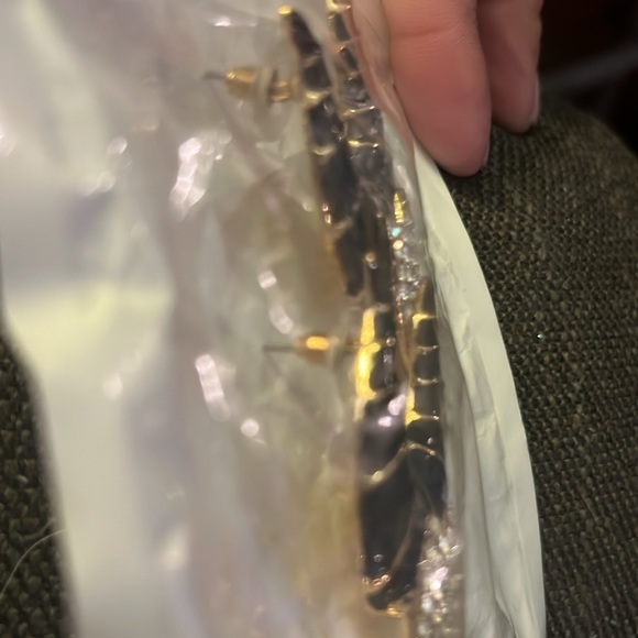 NWT ROSE GOLDV/SILVER ALLOY MALEFICIENT PROFILE CUBIC ZIRCONIA STUD EARRINGS - Picture 3 of 3